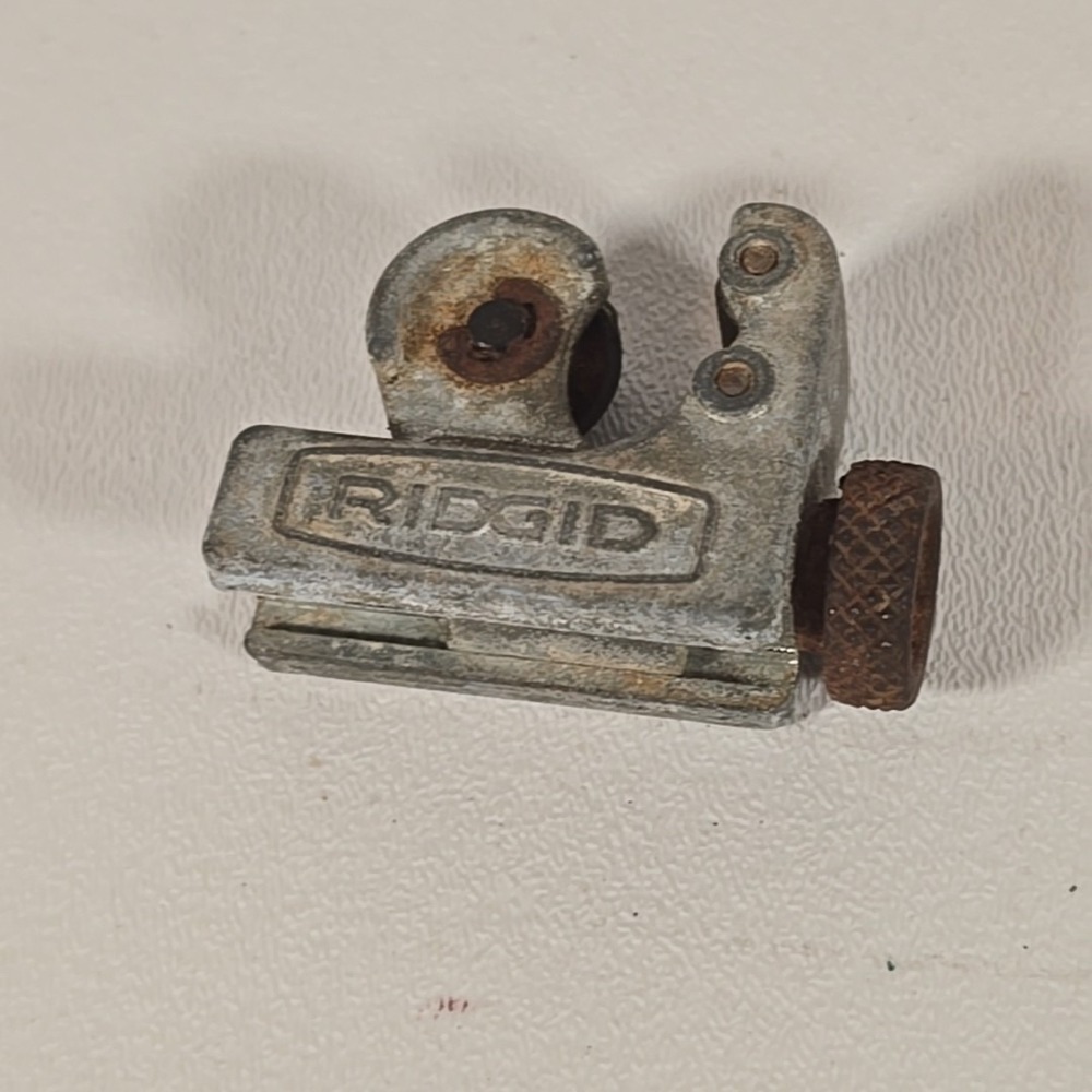 Vintage Rigid No. 104 Tube Cutter Ridge Tool Co
